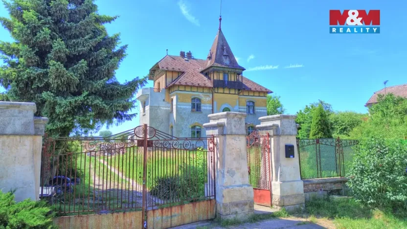Prodej rodinného domu, Nový Bydžov, Třída B. Smetany, 400 m2