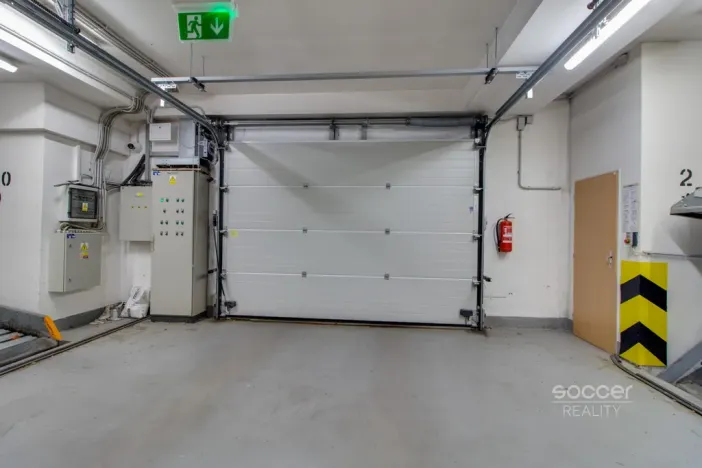 Pronájem garážového stání, Praha - Kbely, Herlíkovická, 12 m2