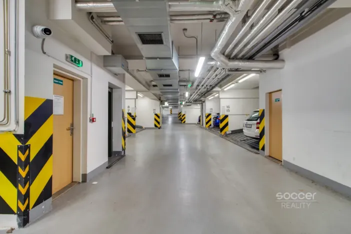 Pronájem garážového stání, Praha - Kbely, Herlíkovická, 12 m2