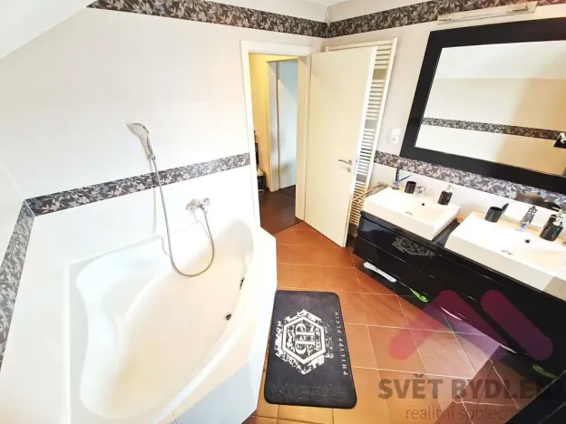 Prodej rodinného domu, Praha - Újezd nad Lesy, Lutínská, 187 m2