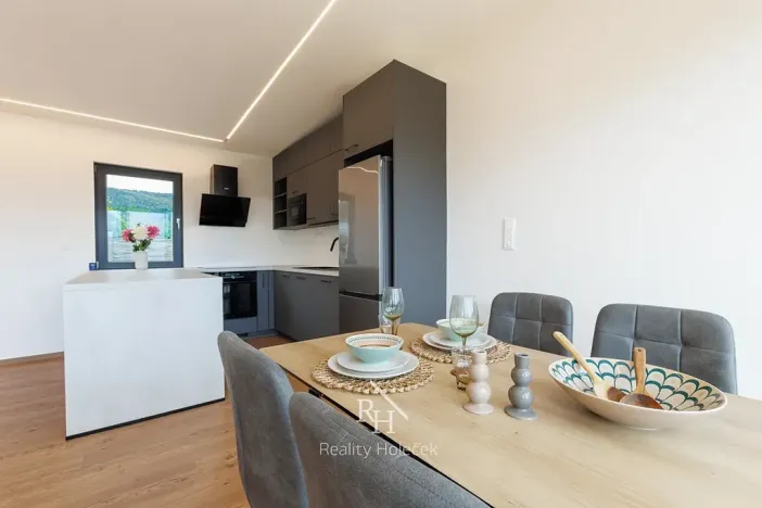 Prodej rodinného domu, Svinaře, Větrná, 156 m2
