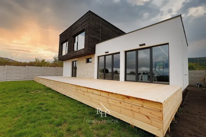Prodej rodinného domu, Svinaře, Větrná, 156 m2