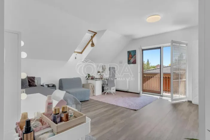 Prodej rodinného domu, Šestajovice, 255 m2