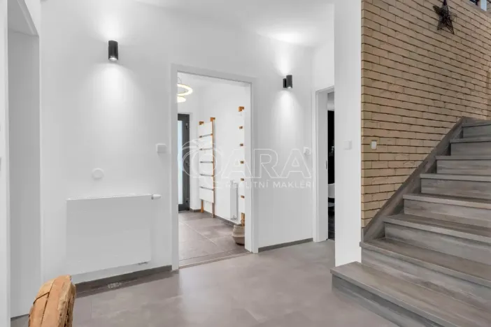 Prodej rodinného domu, Šestajovice, 255 m2