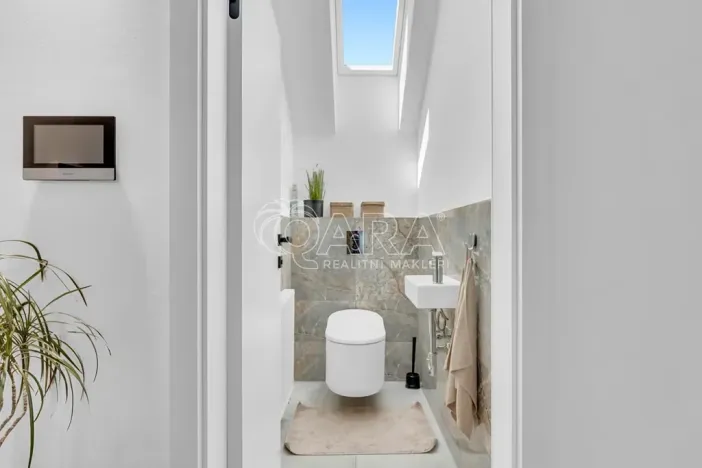 Prodej rodinného domu, Šestajovice, 255 m2