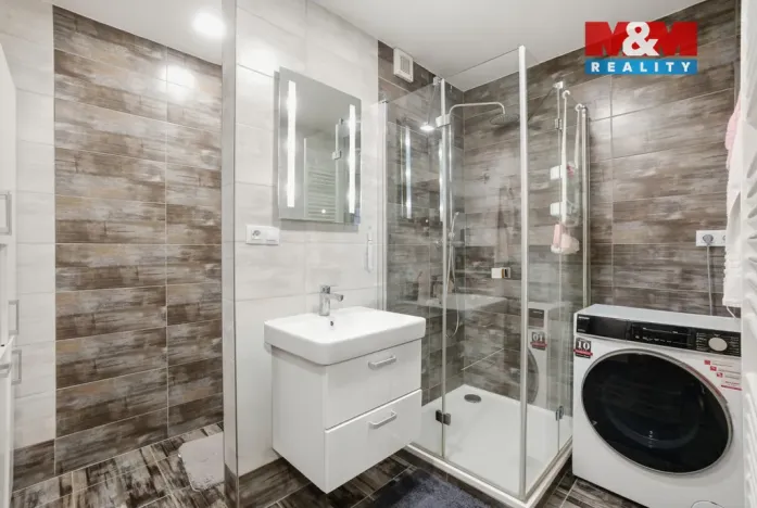 Prodej bytu 3+1, Praha - Prosek, Prosecká, 69 m2