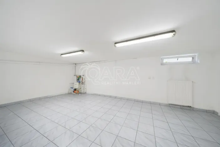 Prodej rodinného domu, Týnec nad Labem - Vinařice, 384 m2