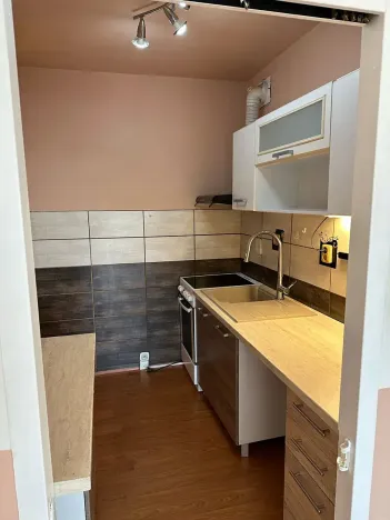 Pronájem bytu 2+kk, Praha - Kobylisy, Kurkova, 44 m2