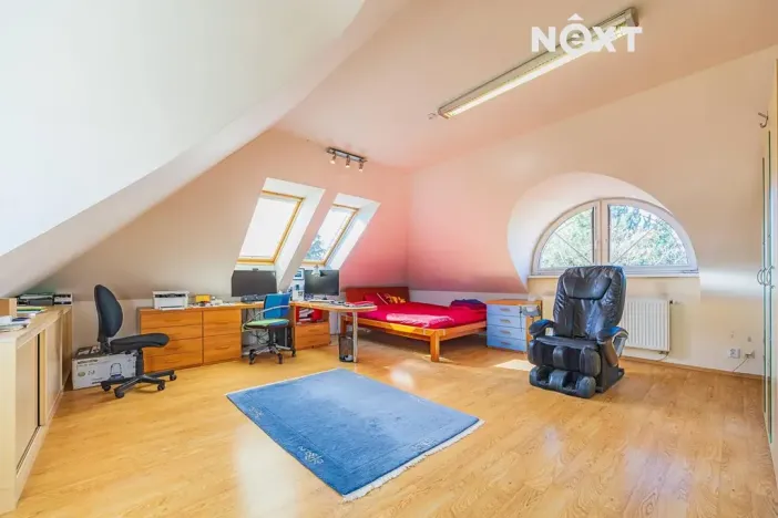 Prodej vícegeneračního domu, Praha - Uhříněves, Merkurova, 420 m2