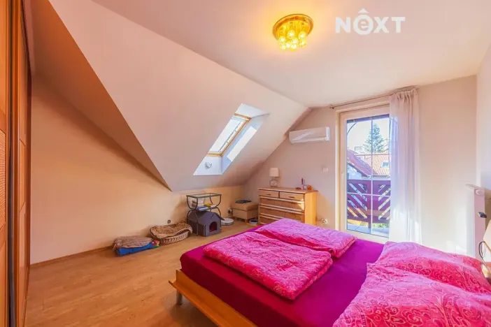 Prodej vícegeneračního domu, Praha - Uhříněves, Merkurova, 420 m2