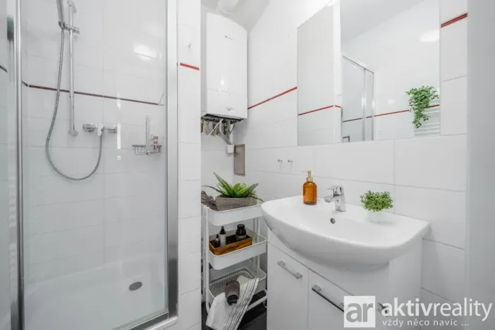 Pronájem bytu 2+kk, Praha - Libeň, Nad Rokoskou, 38 m2