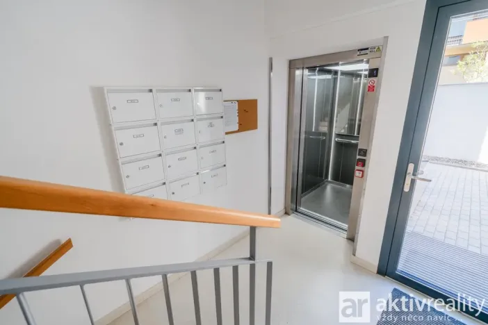 Pronájem bytu 2+kk, Praha - Libeň, Nad Rokoskou, 38 m2