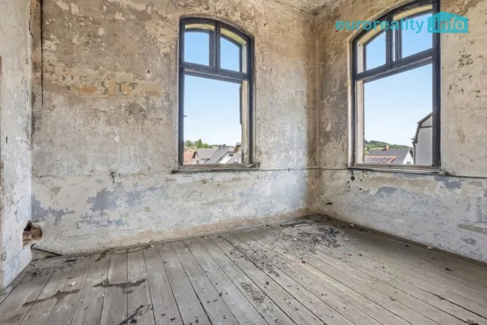 Prodej výrobních prostor, Mikulášovice, 1450 m2