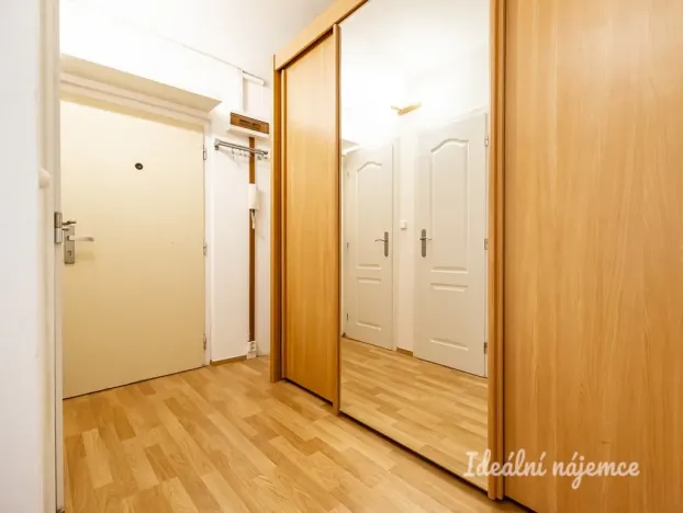Pronájem bytu 2+kk, Praha - Krč, Točitá, 39 m2