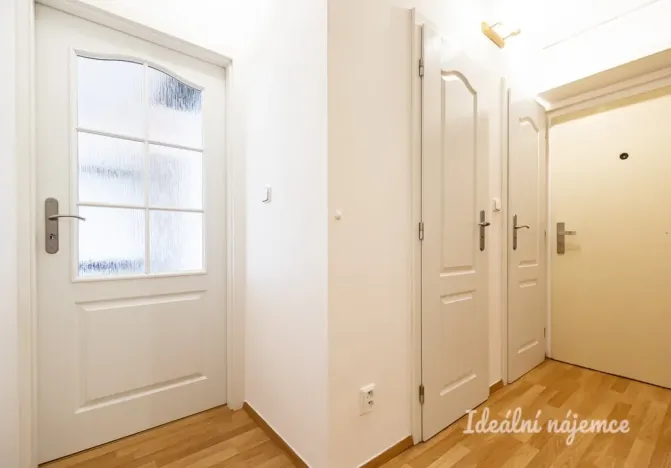 Pronájem bytu 2+kk, Praha - Krč, Točitá, 39 m2