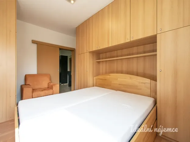 Pronájem bytu 3+kk, Praha - Uhříněves, V kuťatech, 62 m2