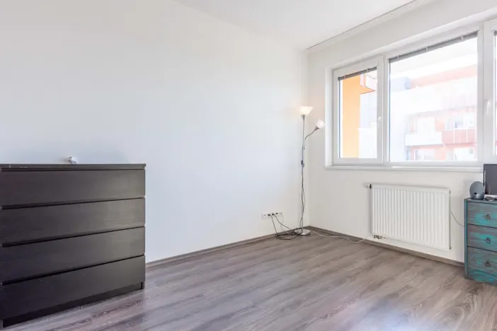 Pronájem bytu 1+kk, Praha - Kyje, Farkašova, 31 m2