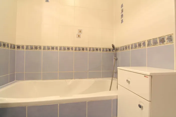 Pronájem bytu 1+kk, Praha - Záběhlice, Mikanova, 28 m2
