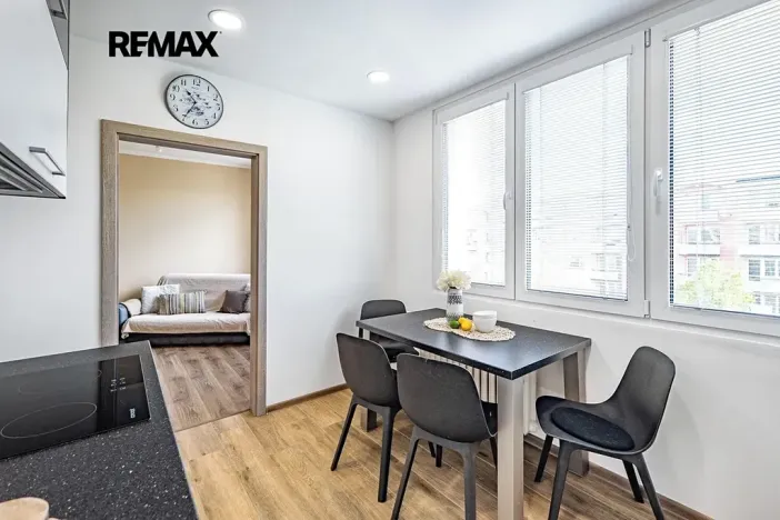 Prodej bytu 3+1, Jindřichův Hradec, sídliště Vajgar, 62 m2