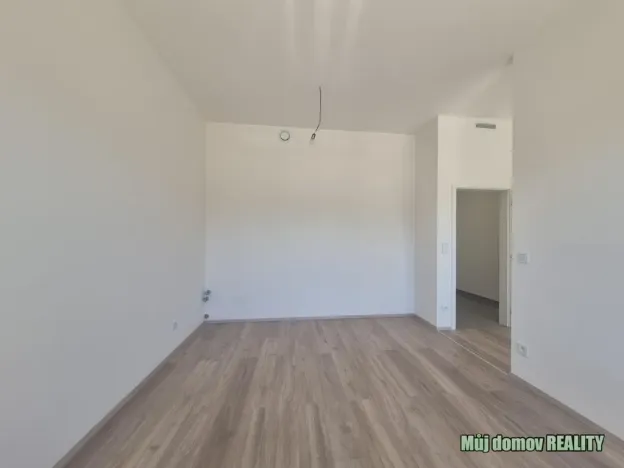 Pronájem bytu 2+kk, Praha - Hostivař, U továren, 31 m2