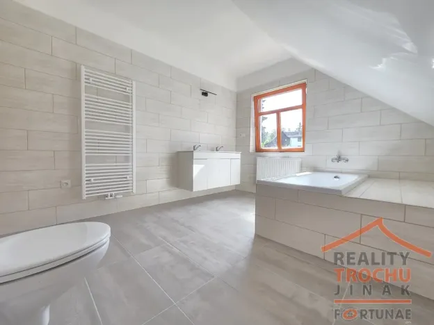 Prodej rodinného domu, Stárkov, 230 m2