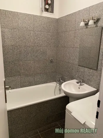 Pronájem bytu 1+kk, Praha - Vysočany, Freyova, 22 m2