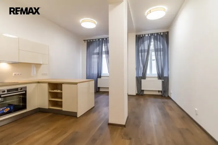Pronájem bytu 1+kk, Praha - Žižkov, Cimburkova, 30 m2