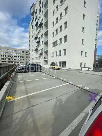 Pronájem garáže, Zlín, Lorencova, 12 m2
