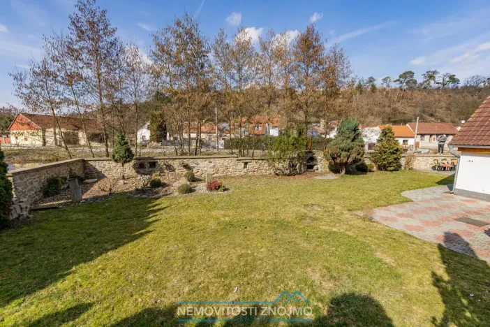 Prodej vícegeneračního domu, Jevišovice, 350 m2