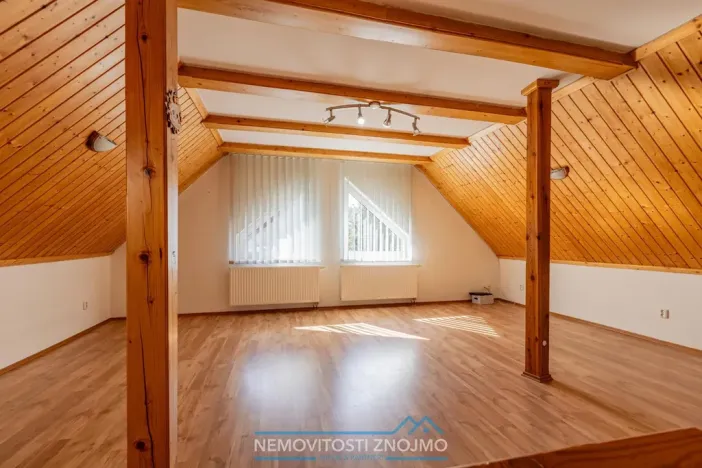 Prodej vícegeneračního domu, Jevišovice, 350 m2