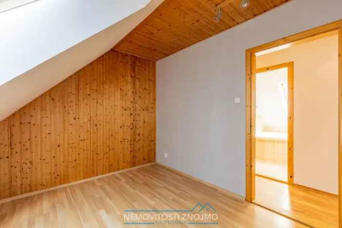 Prodej vícegeneračního domu, Jevišovice, 350 m2