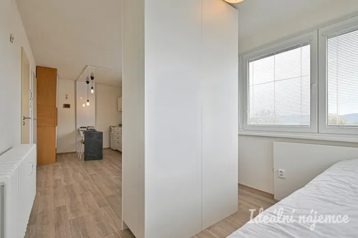 Pronájem bytu 1+kk, Brno, Hostislavova, 22 m2
