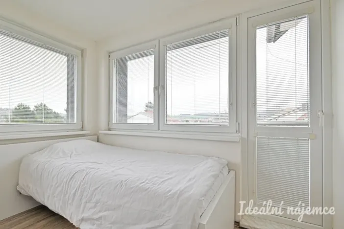 Pronájem bytu 1+kk, Brno, Hostislavova, 22 m2