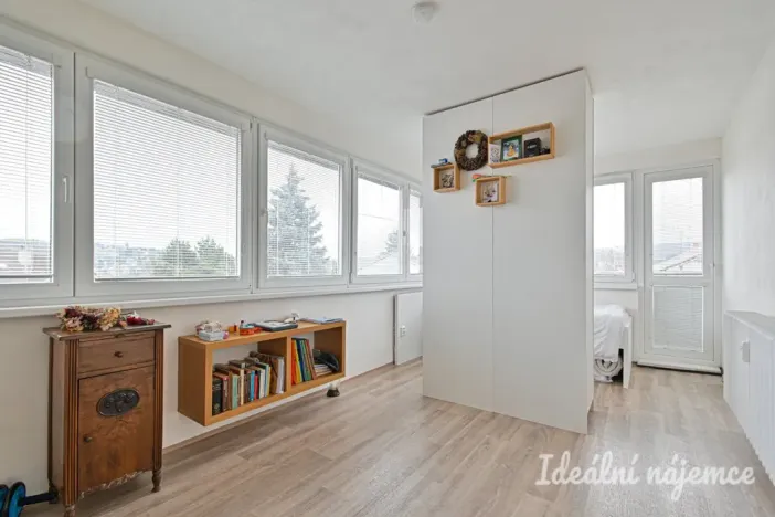 Pronájem bytu 1+kk, Brno - Žebětín, Hostislavova, 22 m2