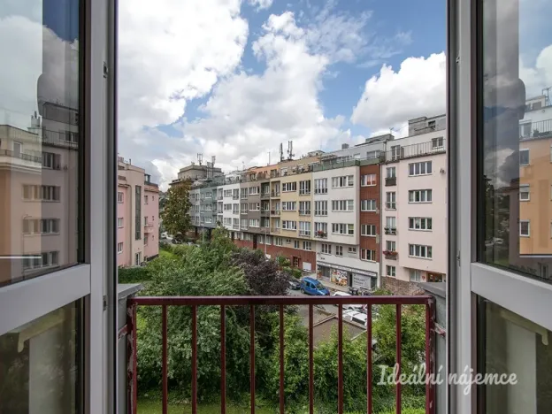 Pronájem bytu 1+kk, Praha - Střešovice, Na Hubálce, 24 m2
