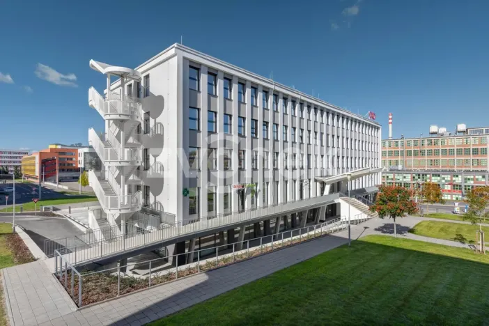 Pronájem kanceláře, Zlín, třída Tomáše Bati, 36 m2