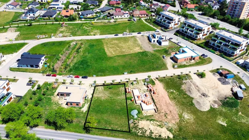 Prodej pozemku, Hluboká nad Vltavou, Potoční, 898 m2