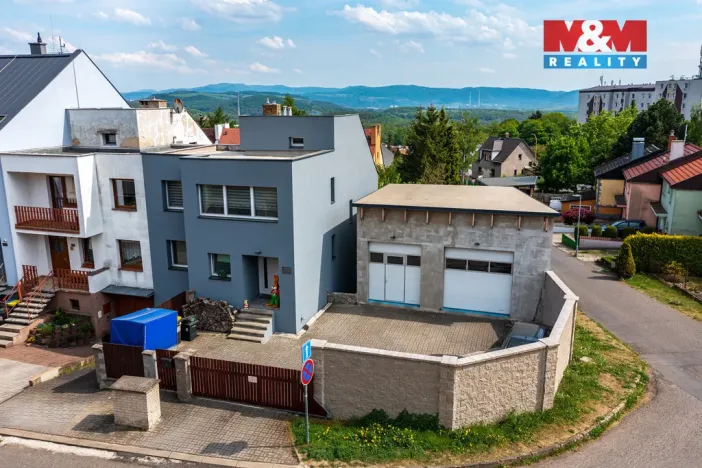 Prodej rodinného domu, Chlumec, Chlumecká, 260 m2