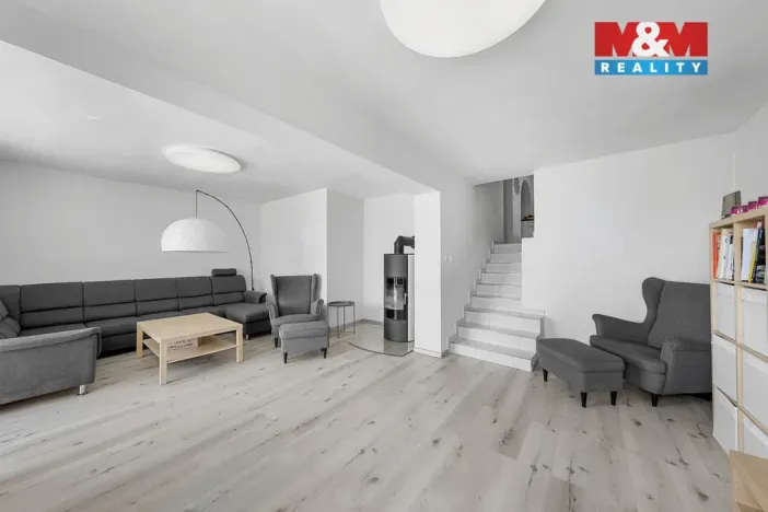 Prodej rodinného domu, Chlumec, Chlumecká, 260 m2