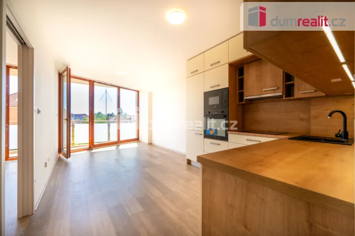 Pronájem bytu 2+kk, Sezimovo Ústí, náměstí Tomáše Bati, 52 m2