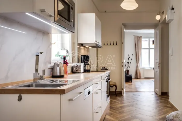 Pronájem bytu 4+1, Praha - Nové Město, Mikulandská, 84 m2
