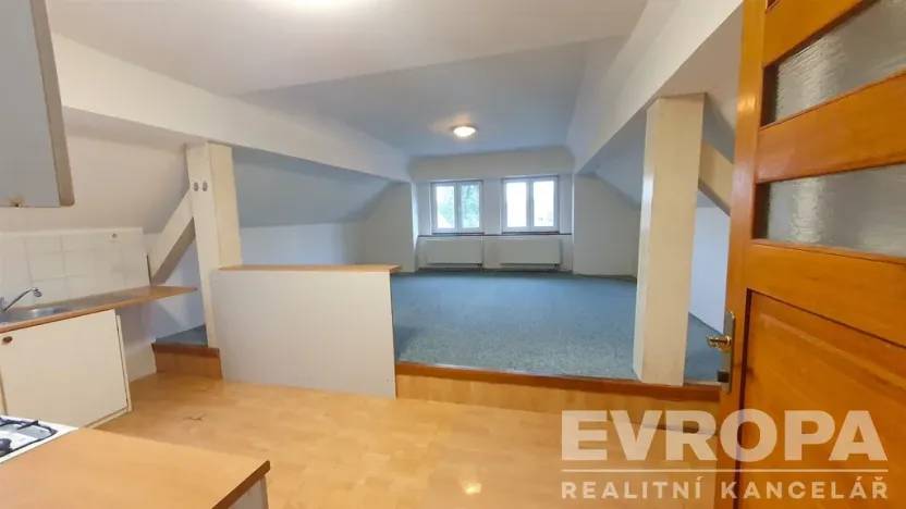 Pronájem bytu 2+kk, Pardubice - Trnová, Jiřího Potůčka, 65 m2