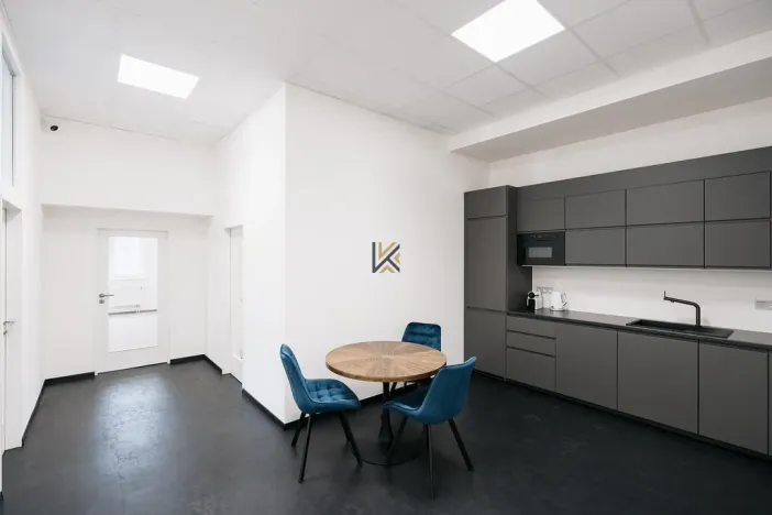 Pronájem kanceláře, Praha - Smíchov, Nádražní, 124 m2