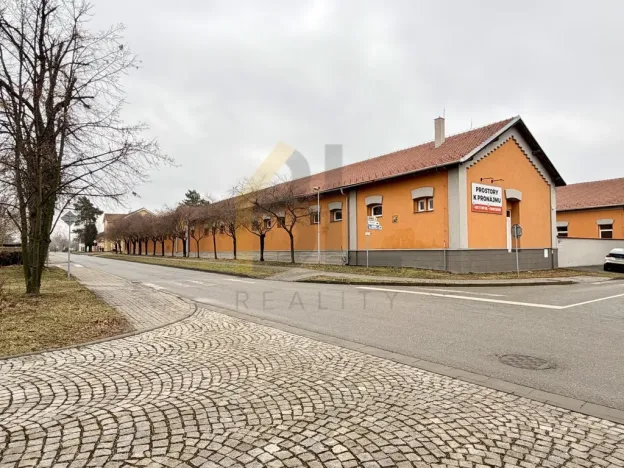 Pronájem skladu, Hodonín, Čajkovského, 400 m2