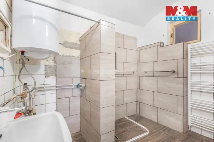 Prodej rodinného domu, Spomyšl, 350 m2