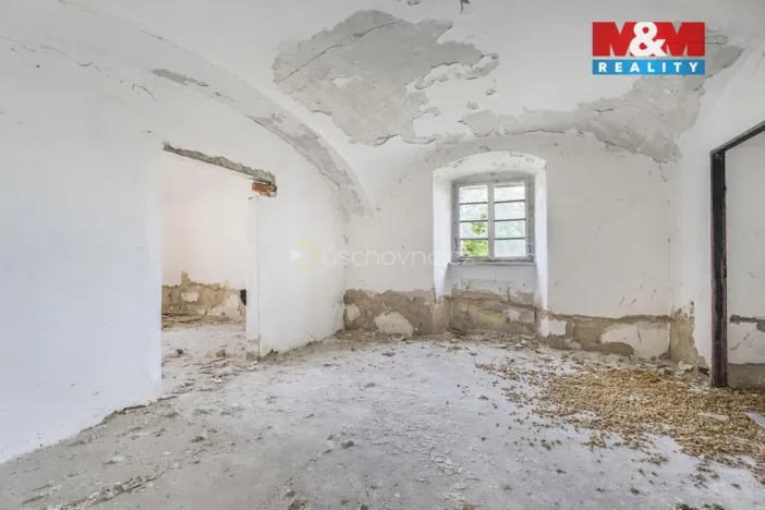 Prodej historického objektu, Zvoleněves, 5000 m2