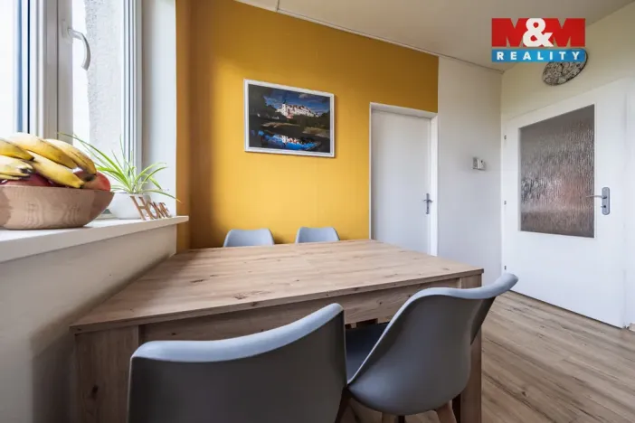 Prodej bytu 4+1, Větrušice, Jižní, 74 m2