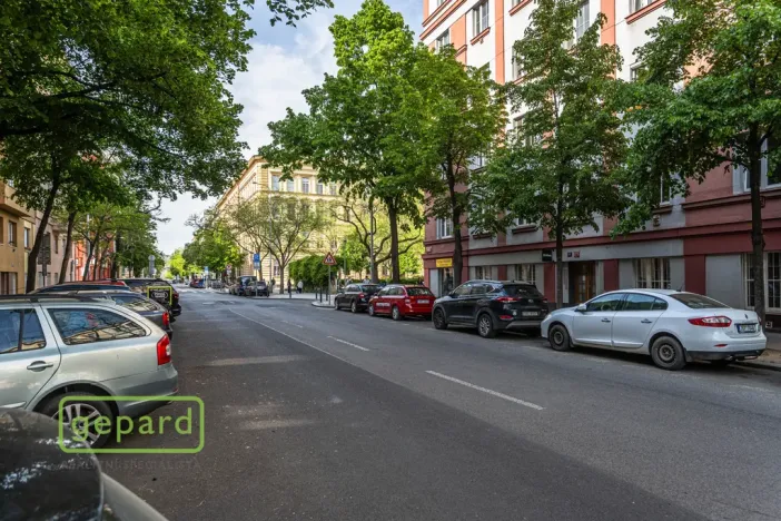 Prodej bytu 1+1, Praha - Holešovice, Osadní, 49 m2