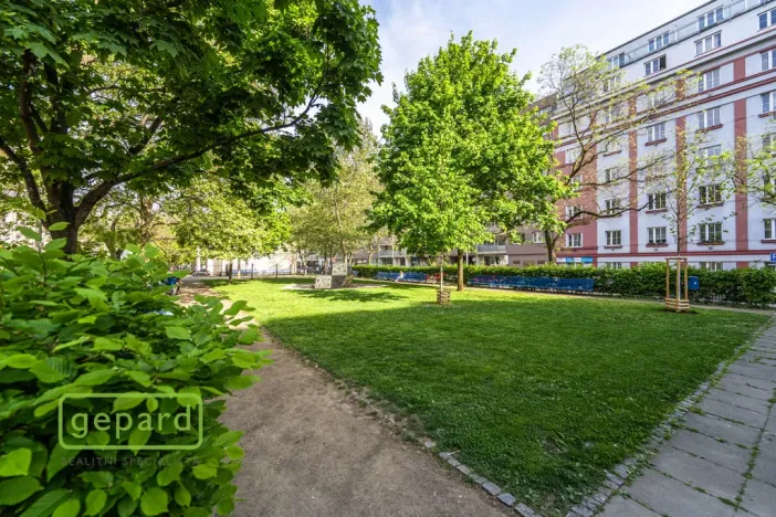 Prodej bytu 1+1, Praha - Holešovice, Osadní, 49 m2