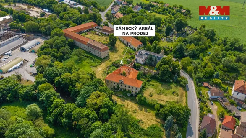 Prodej komerčního pozemku, Zvoleněves, 18500 m2